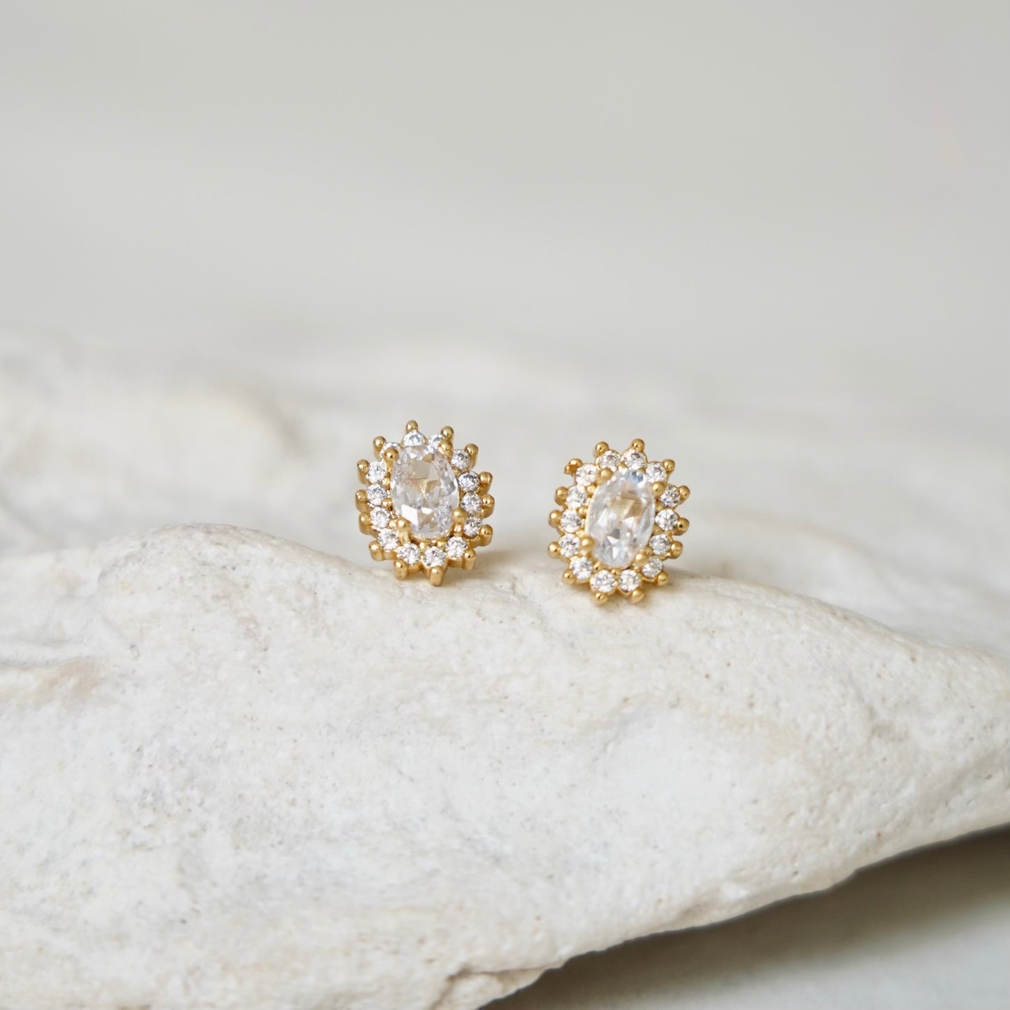 ARETES CROWN