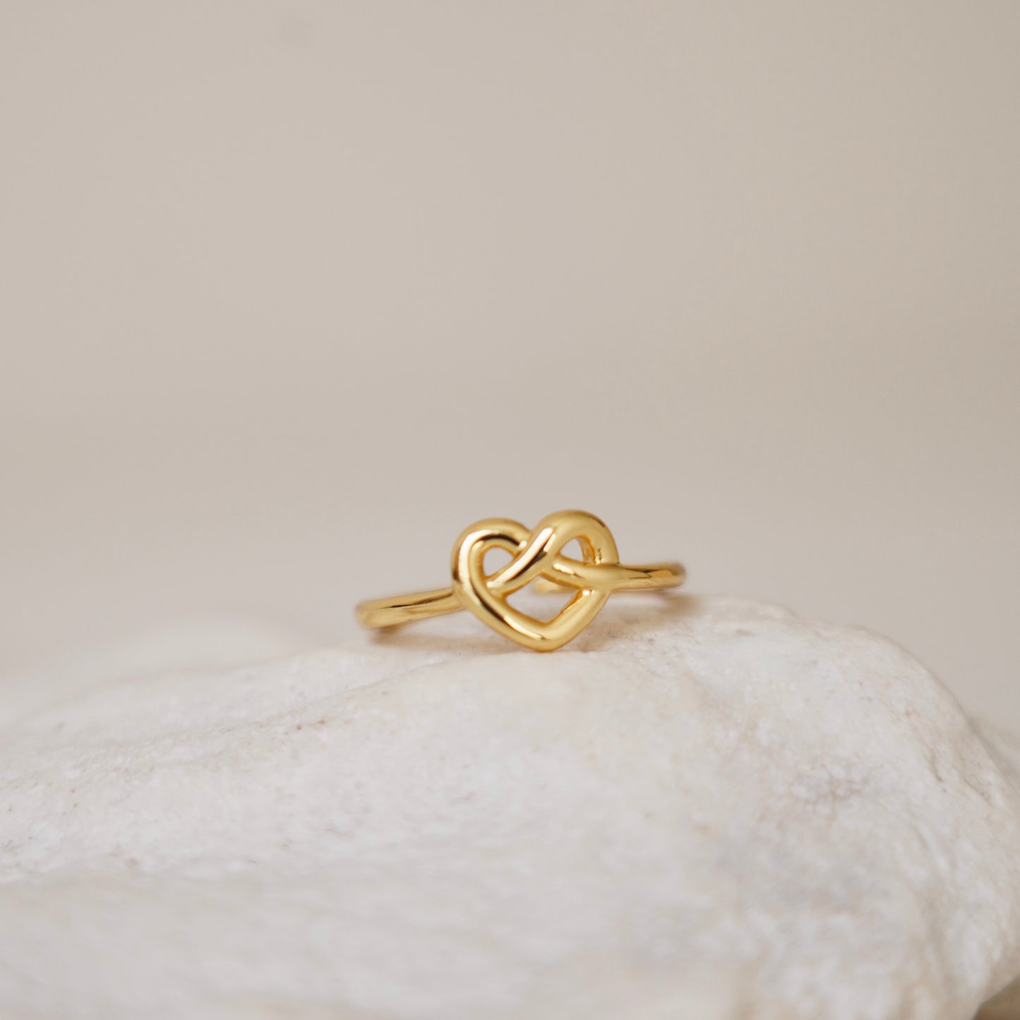 ANILLO CORAZÓN PRETZEL